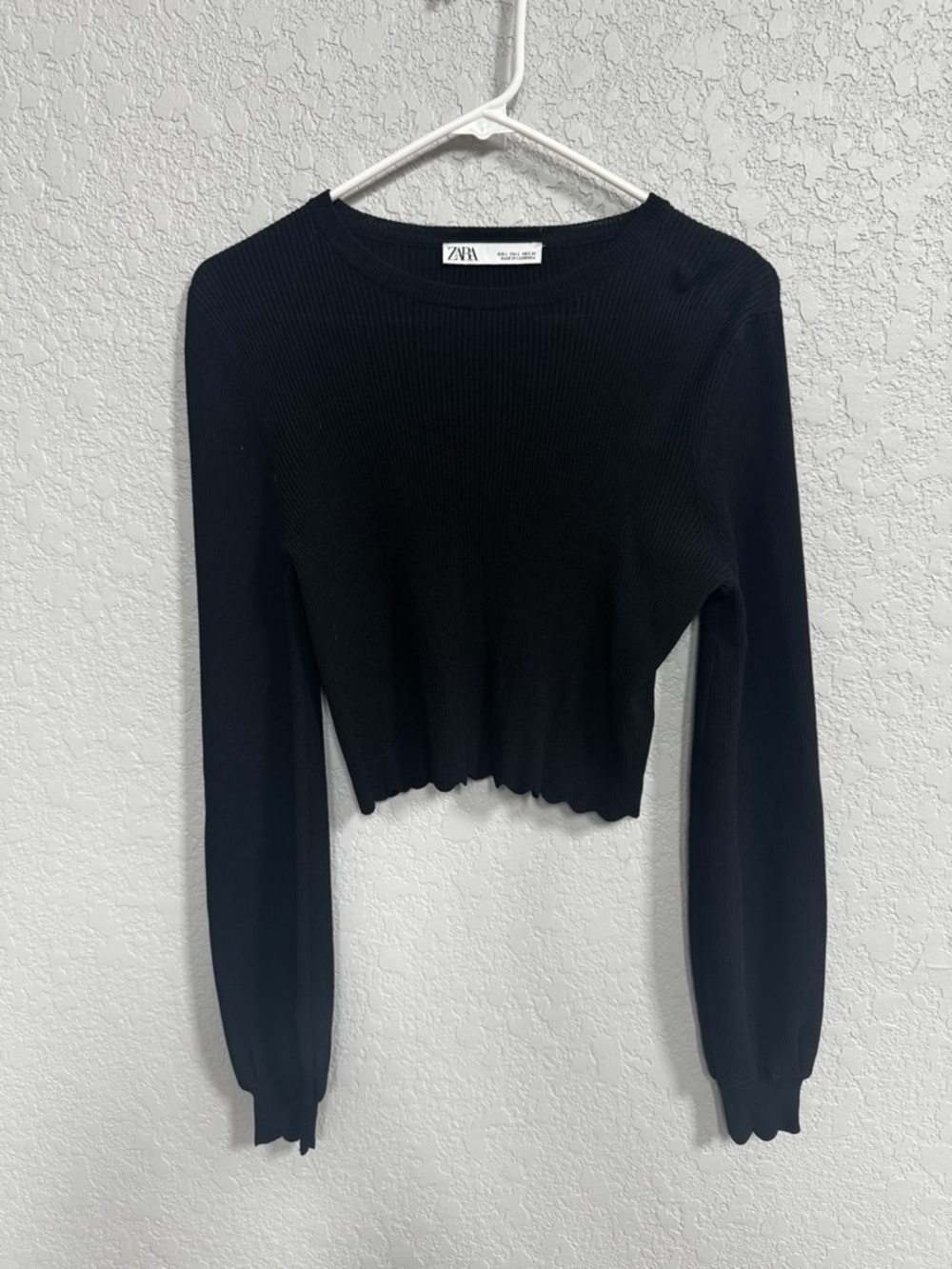 Zara Black Ribbed Cropped Long Sleeve Top with Scalloped Hem